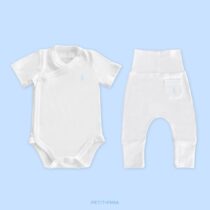 set-body-cruzado-manga-corta-y-pantalon-jogger-con-pretina-ancha-petit-pima-algodon-pima-peruano-certificado-ropa-de-bebe-celeste