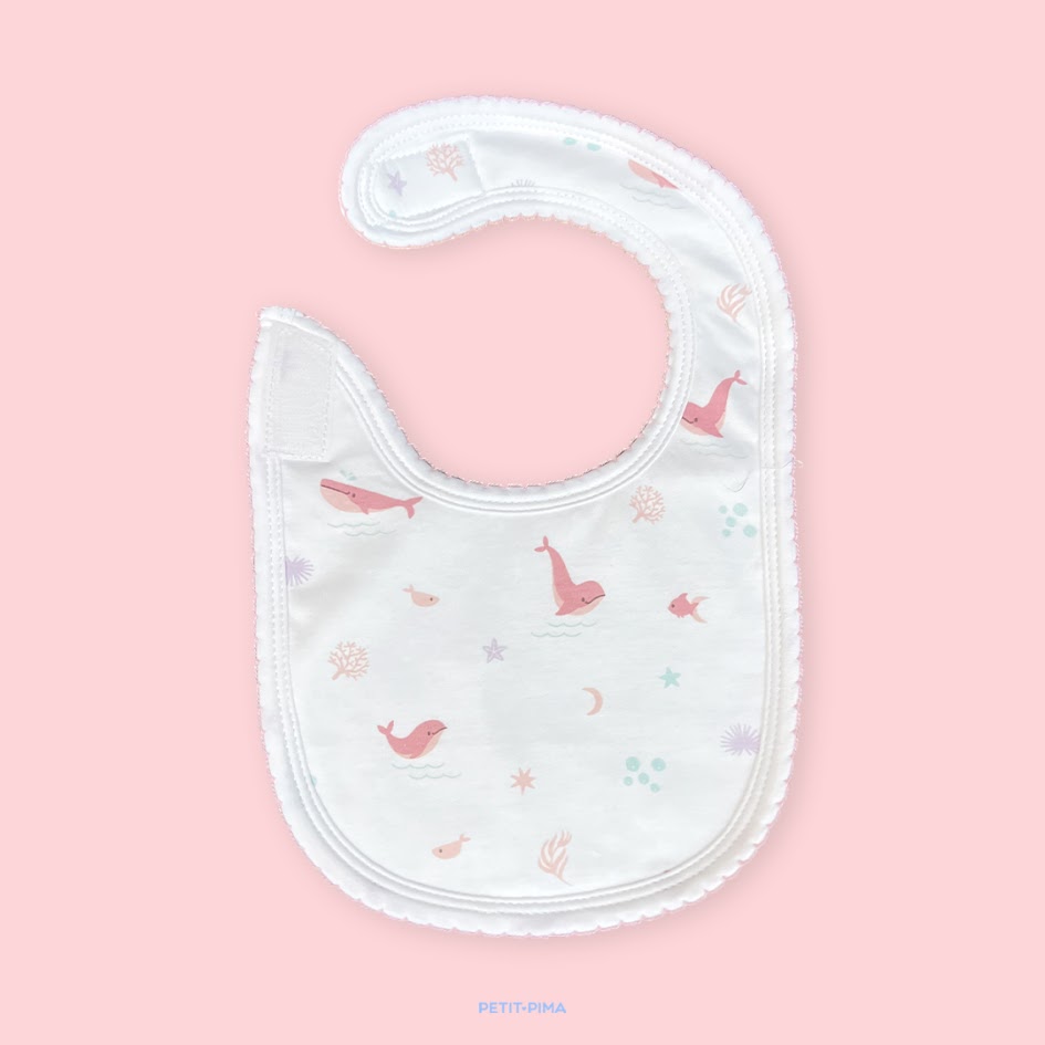 babero-estampado-petit-pima-algodon-pima-peruano-certificado-ropa-de-bebe-ballenas